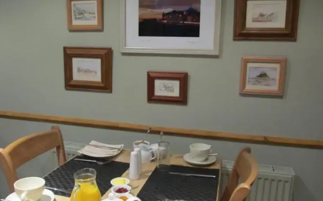 Edmund House - Guest house