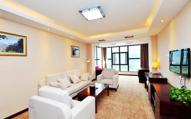 Guoshun Holiday Hotel