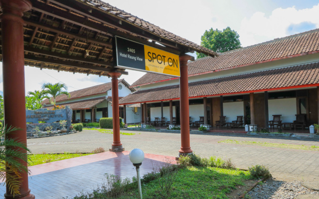 OYO 2465 Hotel Raung View