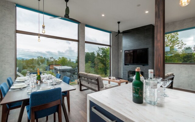 Off Piste Chalet by H2 Life