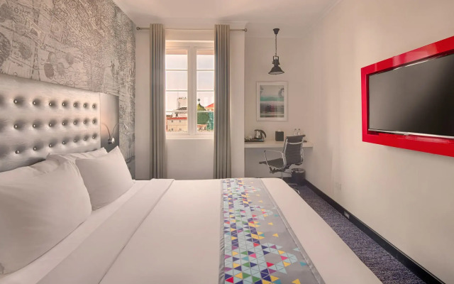 Fairway Colombo - Sri Lanka's First Hotel With Robot Technology