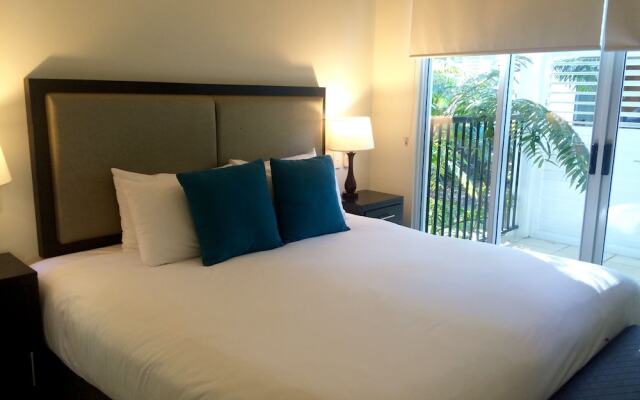 4111 Beach Club Direct Pool Access