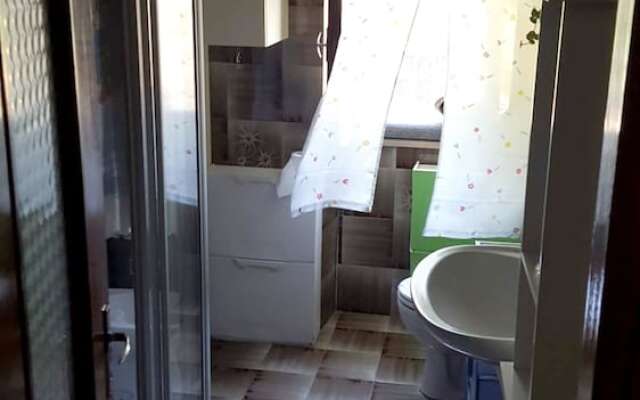 House With 2 Bedrooms in Cingoli, With Wifi