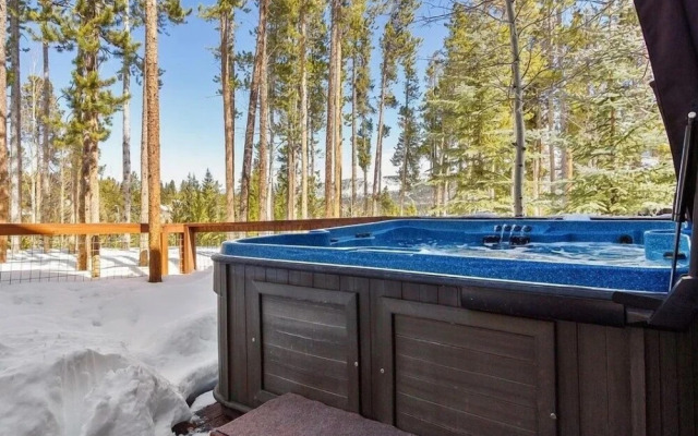 Ski Inn 5 Bedroom Home