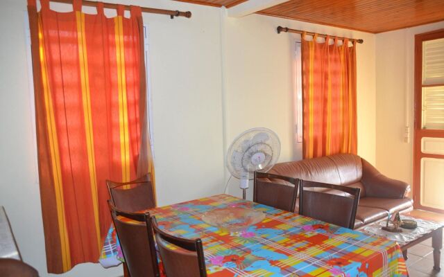 House With 2 Bedrooms in Sainte-anne, With Wonderful Mountain View, Fu