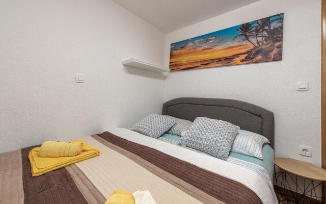 Stunning Apartment in Petrcane With Wifi and 1 Bedrooms