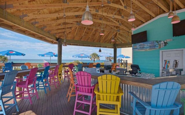 Ramada by Wyndham Panama City Beach / Beachfront