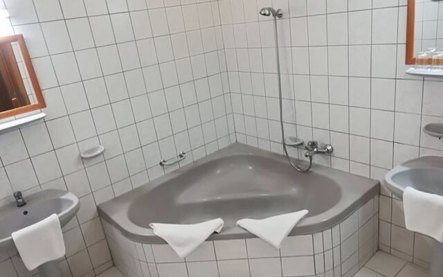 Baranya Hotel