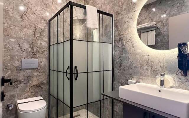 Royal Mass Airport Business Hotel