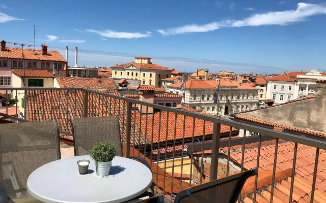 Tartini Square House FERGO