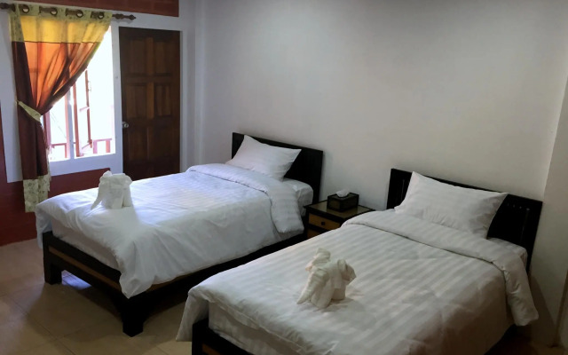 Summer Guesthouse & Hostel