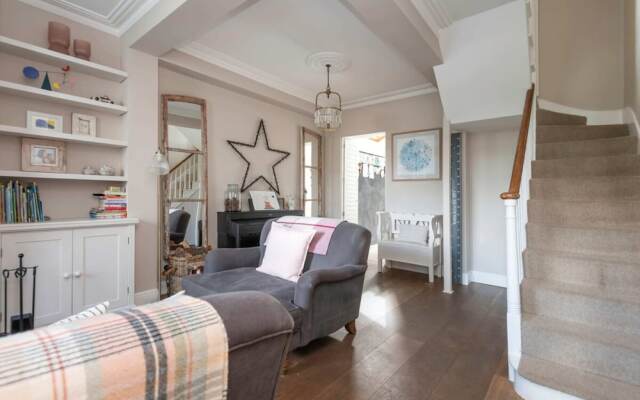 3-bedroom Home in Richmond - Ideal Family Living