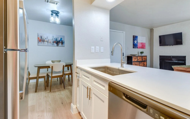 Near Stadiums: Grand Prairie Apt w/ Pool Access