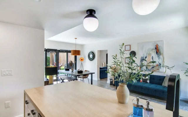 4BR Sleeps 10 Pet Friendly w/ Bbq!
