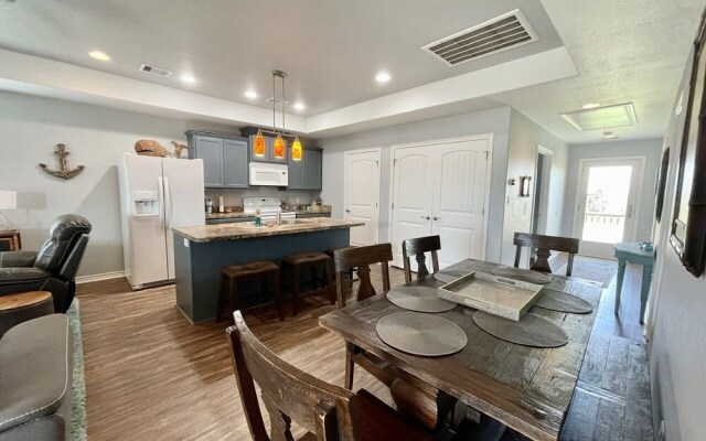 Mimosa Manor 3 Bedroom Home by Redawning