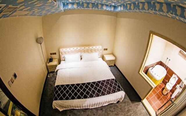 Dalian 1219 Theme Hotel