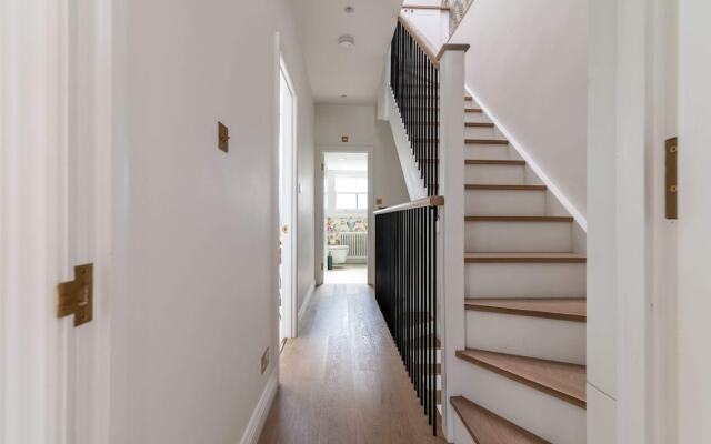 Impressive and Gorgeous Kensington Family Home