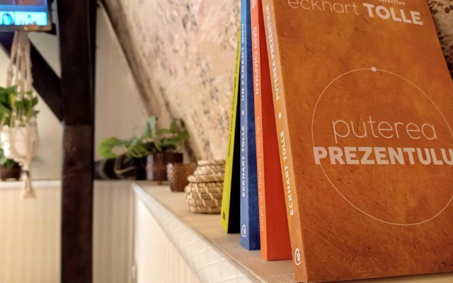 Urban Zen Den 2 Room Condo