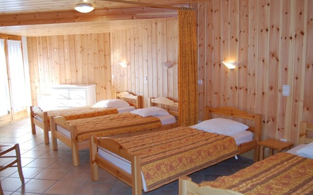 10-pers. Holiday Home With Sauna Near Center of Champagny