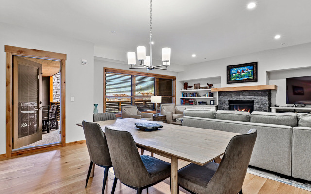 Rundle Cliffs Lodge by Spring Creek Vacation