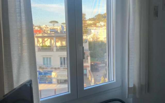 Eden Apartment