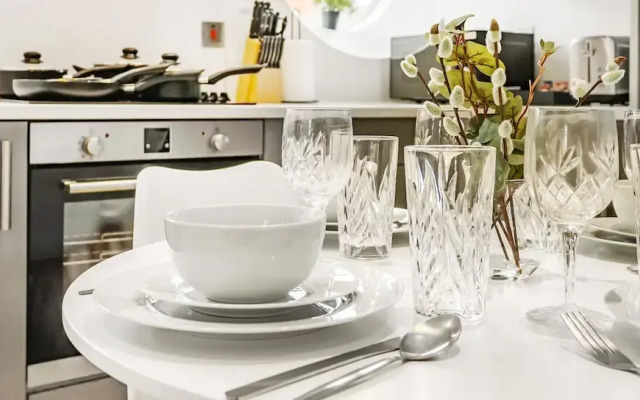Ragan Court Apartments in Aldershot