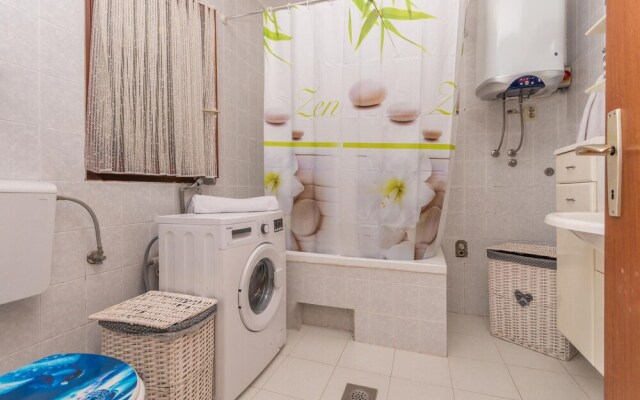 Awesome Home in Sukosan With 4 Bedrooms and Wifi