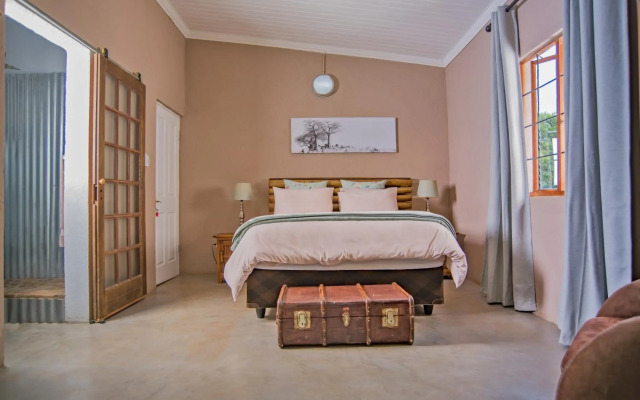Caracal Lodge
