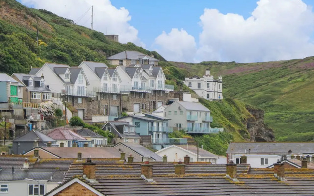 Apartment Above Garryglass