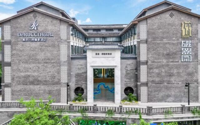 DeRucci Hotel (Chongqing Ciqikou Metro Station Store)