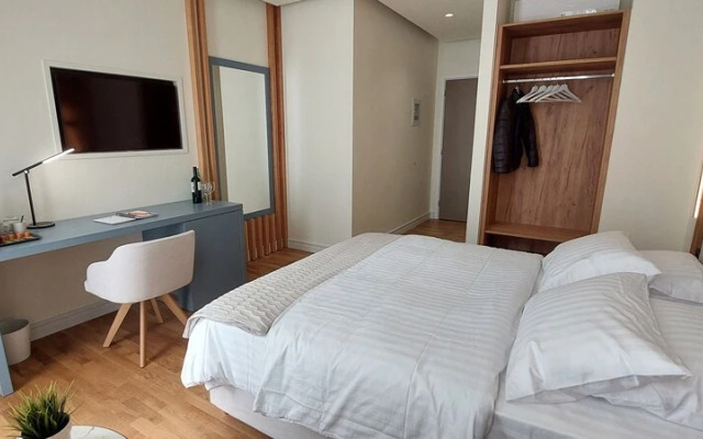 Elite Patras Suites