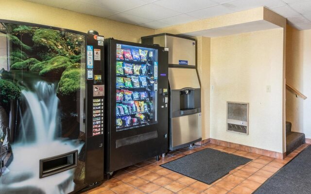 Motel 6 Eau Claire, WI