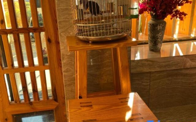 Huaxi Hongta Avenue High-speed Railway Station