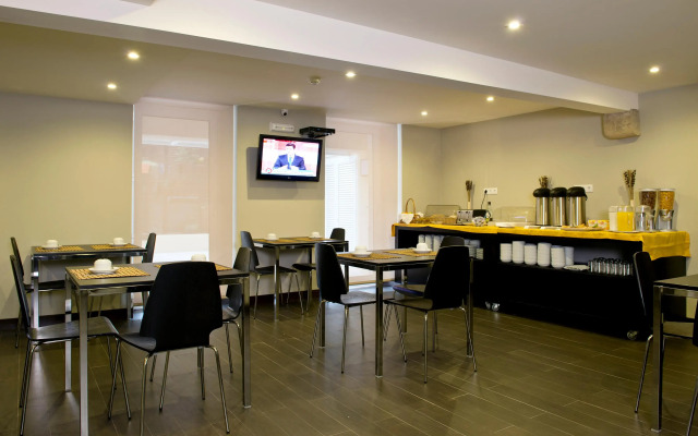 Riversuites