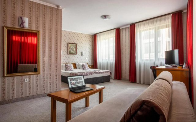 Real Hotel