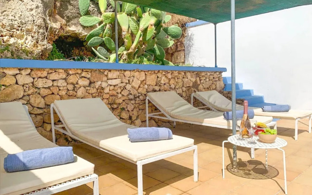 Pool and Sea, Penthouse Merill Apart 7