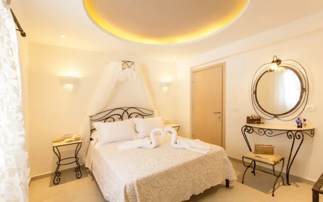 Pithos Apartments
