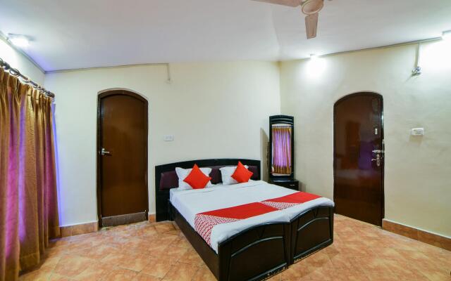OYO 2294 Country Club Medchal