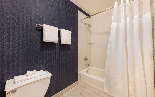 Fairfield Inn & Suites by Marriott Chicago Naperville