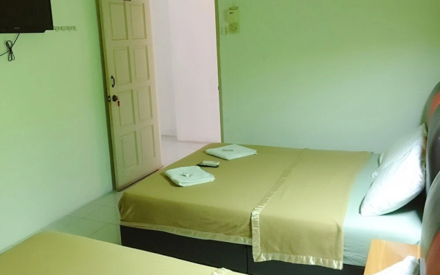 Dindings Pantai Desair Apartment By DPD