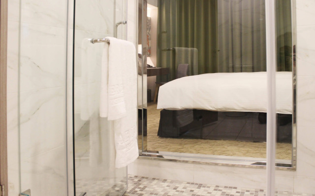 Aeris International Hotel