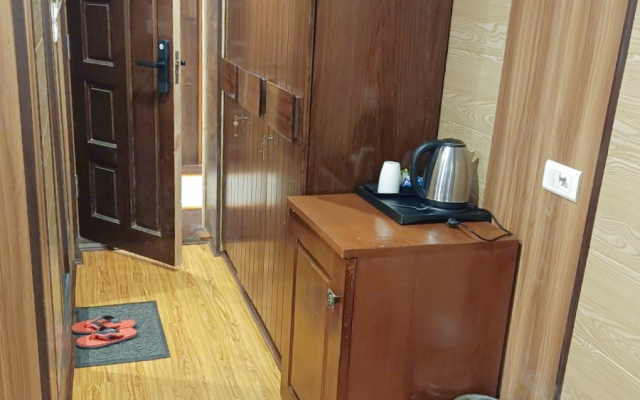 Hotel Zahgeer Gulmarg