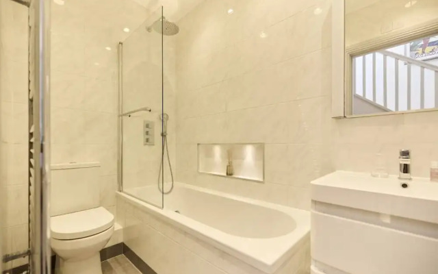 The Leghorn Quarters - Modern 3bdr With Balcony