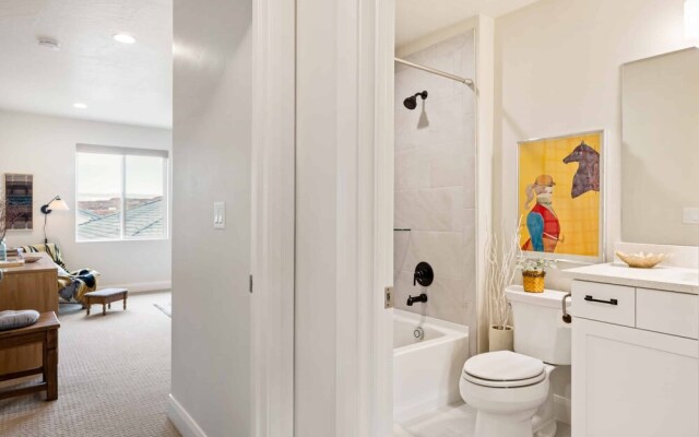 Blackbird 5 Bedroom Home