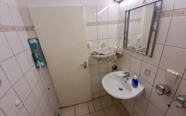 Apartment With Balcony Near Dusseldorf