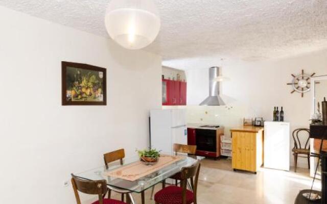 Three-Bedroom Holiday Home in Potomje