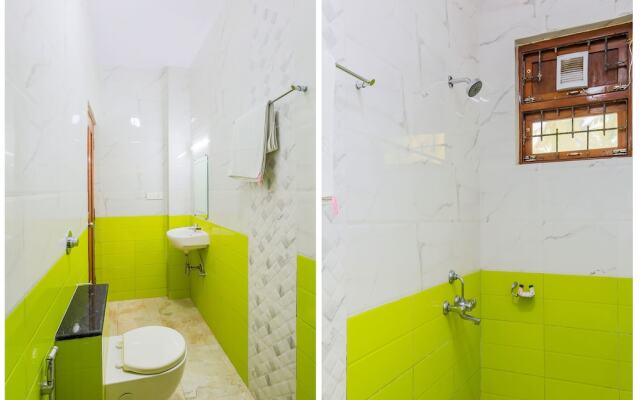 OYO 14779 Meera Motels & Residency