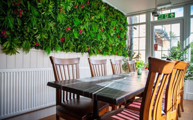 Pine Lodge Hotel & Restaurant Mansfield