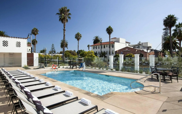 Moxy Santa Barbara
