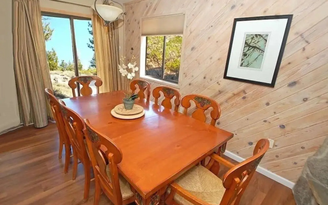 3513 Pony Express 3 Bedroom Home by RedAwning